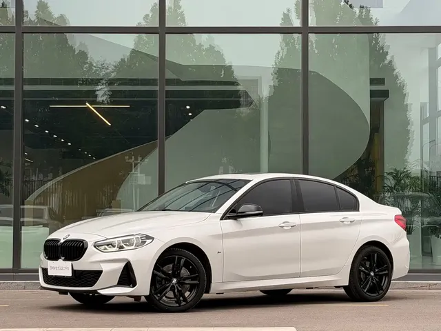 BMW 1 Series 2023 125i M Sport Shadow Edition