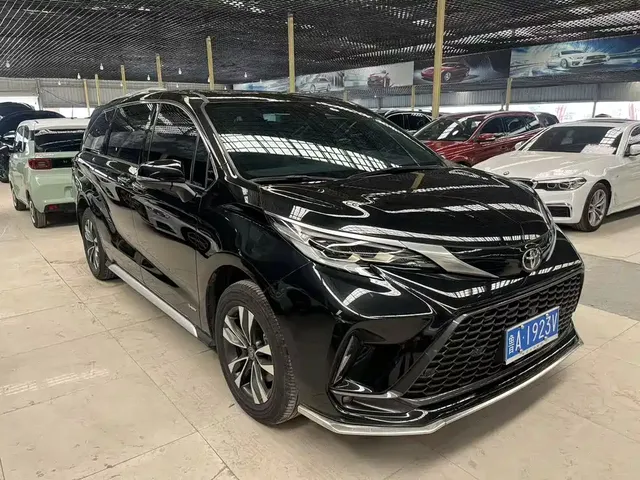 Toyota Granvia 2024 2.5L Hybrid Premium PLUS 4WD Edition