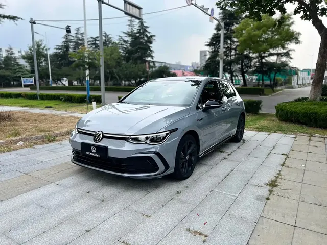 Volkswagen Golf 2023 Model 280TSI DSG R-Line