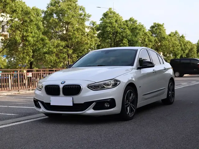 BMW 1 Series 2018 118i Sport Edition