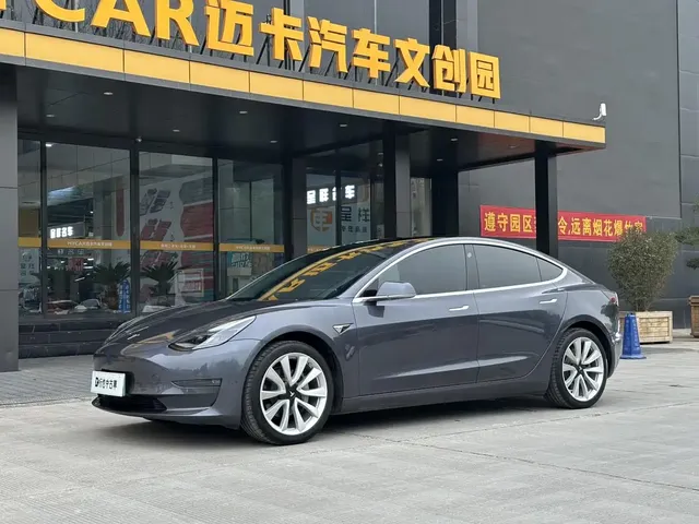 Tesla Model 3 (Import) 2019 Long Range All-Wheel Drive Edition