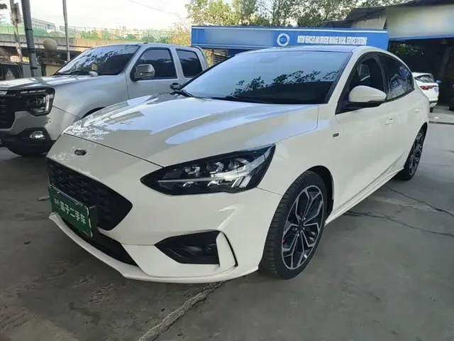 Ford Focus 2020 Sedan EcoBoost 180 Automatic ST Line