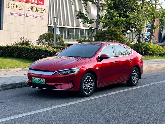 BYD Qin PLUS 2021 EV 400KM Luxury Model