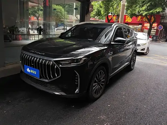 Jetour X70 PLUS 2025 Champion Edition 1.5T DCT Champion PRO 7-seater
