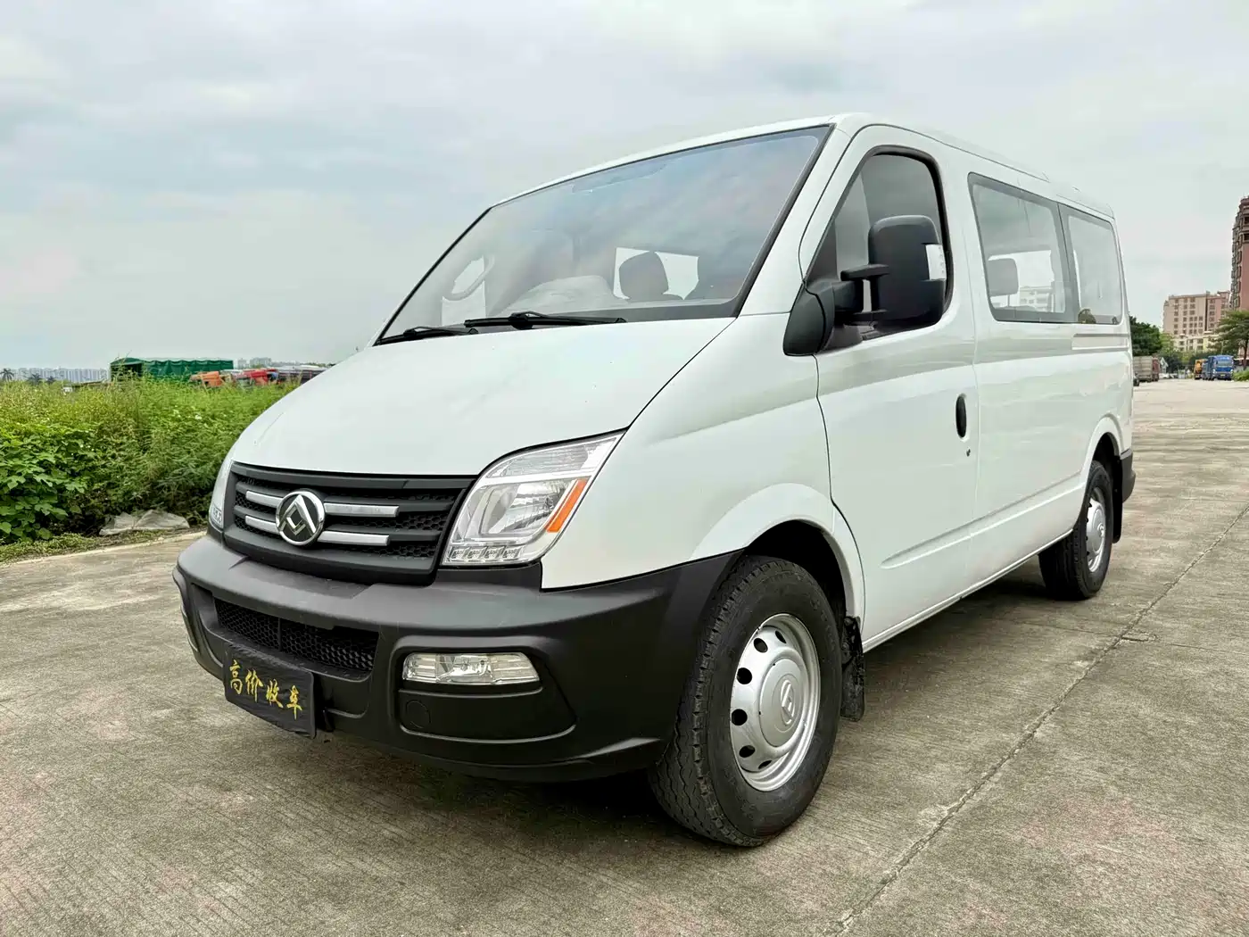 SAIC Maxus Xintu V80 2019 2.0T Plus 6MT Aoyun Short Wheelbase Ultra-low Roof 5/6-seater
