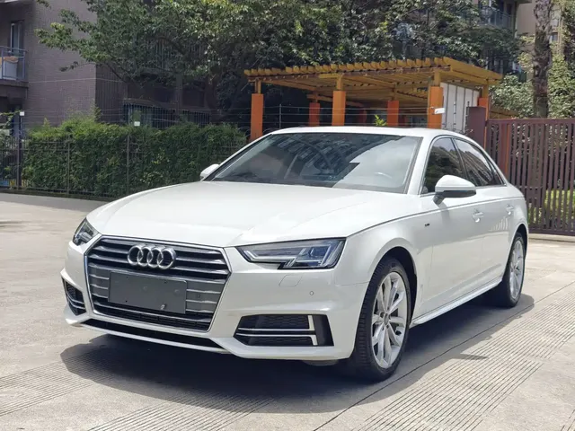 Audi A4L 2018 30th Anniversary 40 TFSI Fashion
