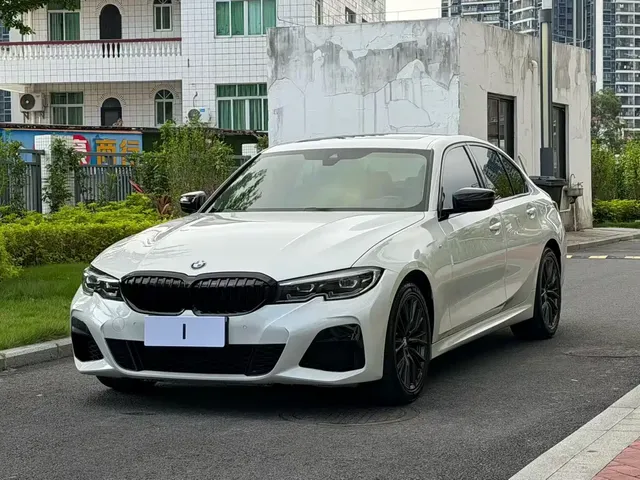 BMW 3 Series 2022 Facelift 330i M Sport Shadow Edition