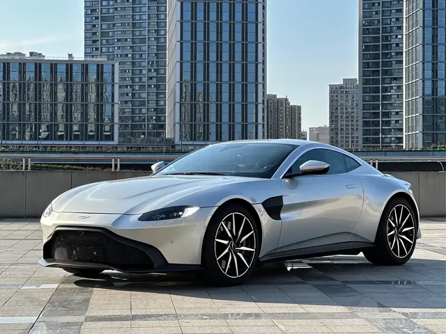 Aston Martin V8 Vantage 2018 4.0T V8 Coupe