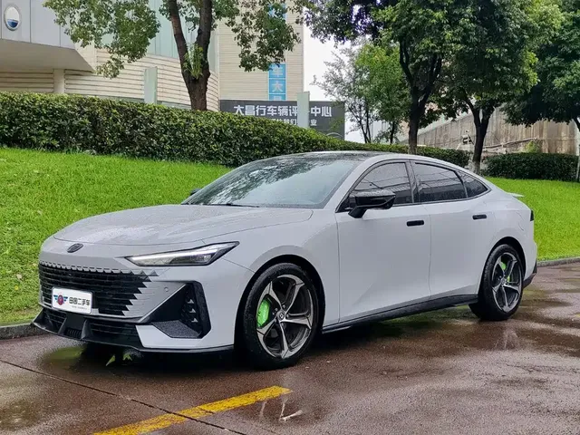 Changan UNI-V 2023 1.5T Luxury Edition