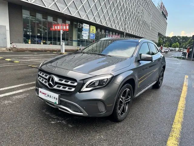 Mercedes-Benz GLA 2018 GLA 200 Fashion