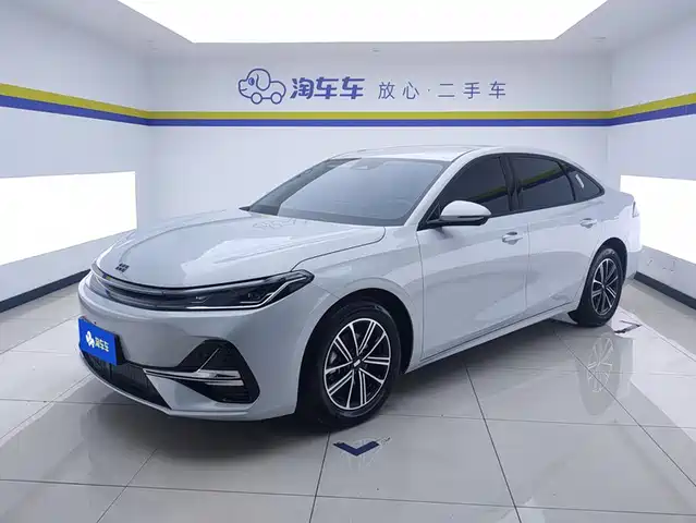 Geely Galaxy A7 2025 EM-i 70km Luxury Edition