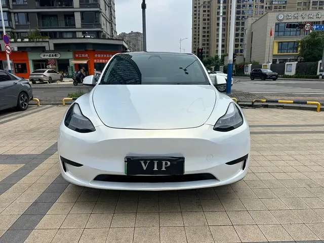 Tesla Model Y 2024 Rear-Wheel Drive Version