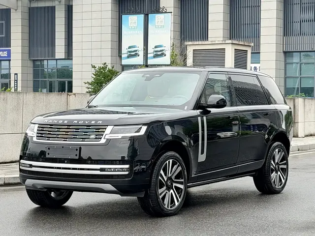Land Rover Range Rover 2024 3.0 L6 400PS Genesis Extended
