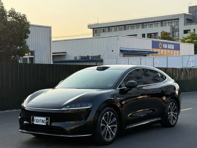 Zhijie Luxeed R7 2024 Pure Electric 667km Pro