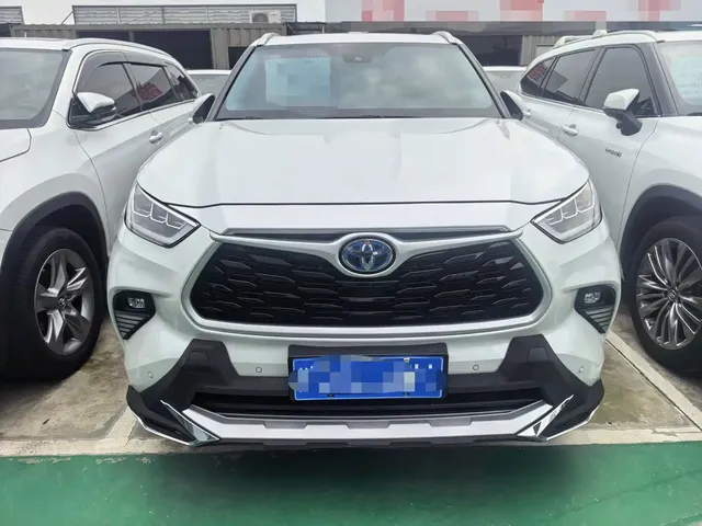 Toyota Highlander 2022 Model Dual Engine 2.5L 4WD Premium Edition 7-Seater