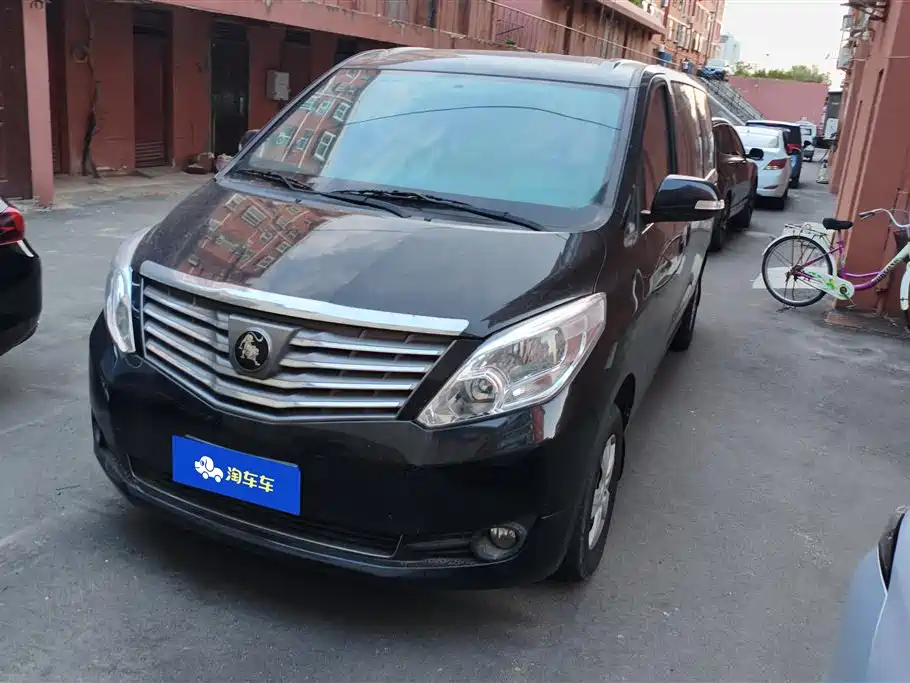Dongfeng Fengxing Lingzhi PLUS 2021 Wagon 2.0L Manual Comfort 7-Seater