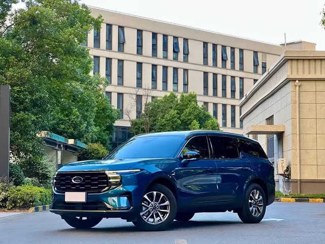 Ford Edge 2023 Edge L 2.0T EcoBoost E Hybrid FWD 7-Seater Luxury