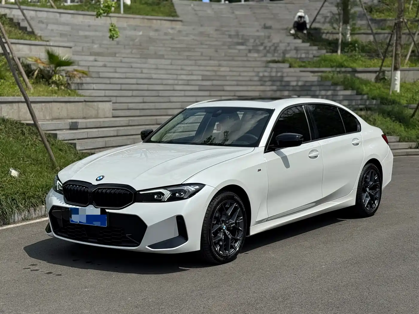 BMW 3 Series 2025 330Li M Sport Night Edition