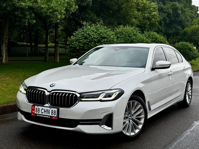 BMW 5 Series 2022 Facelift 525Li Luxury Package