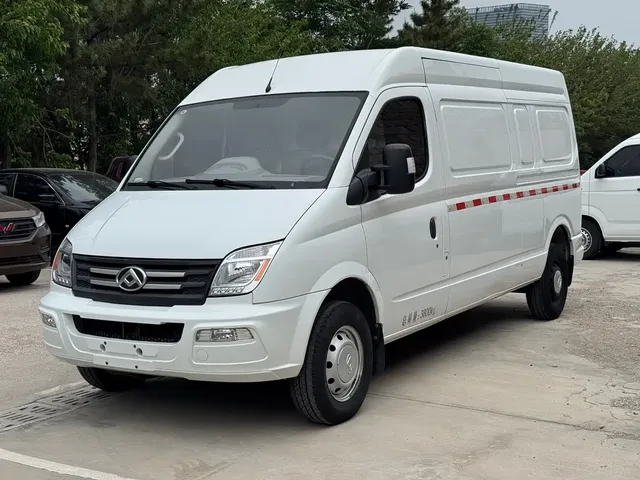SAIC Maxus Xintu V80 2021 2.0T Manual Classic City Delivery King Long Wheelbase Medium Roof 3-seater