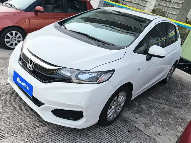 Honda Fit 2020 1.5L CVT Comfort Sunroof Edition