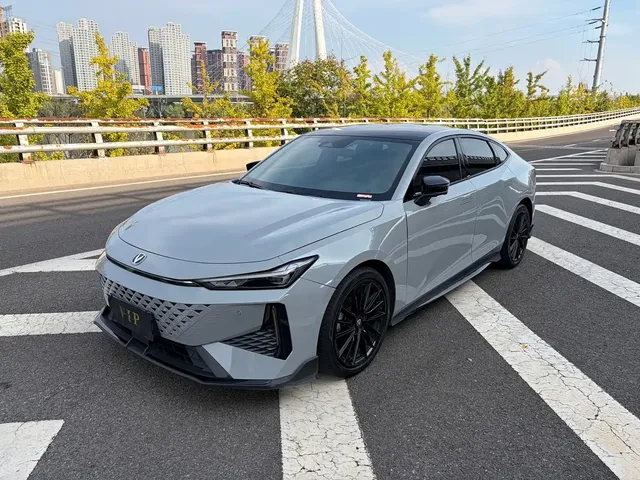 Changan UNI-V 2024 1.5T Deluxe Sport