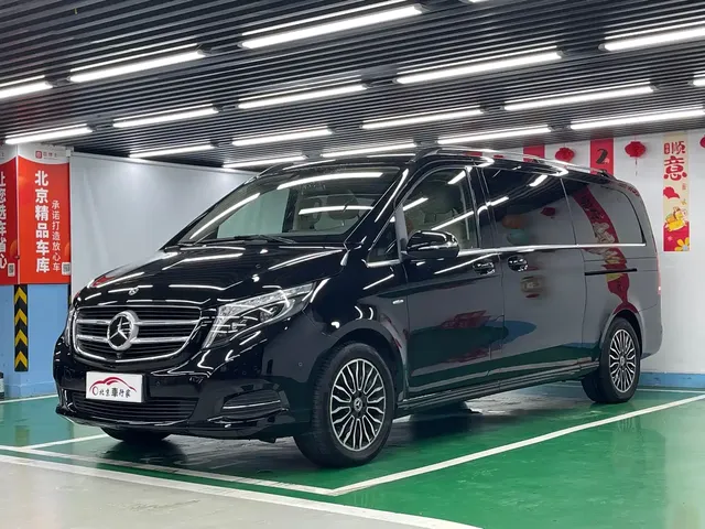 Mercedes-Benz V-Class 2018 V 260 L Premium Long Wheelbase Edition China VI