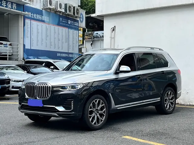 BMW X7 2022 xDrive40i Premium Luxury Package