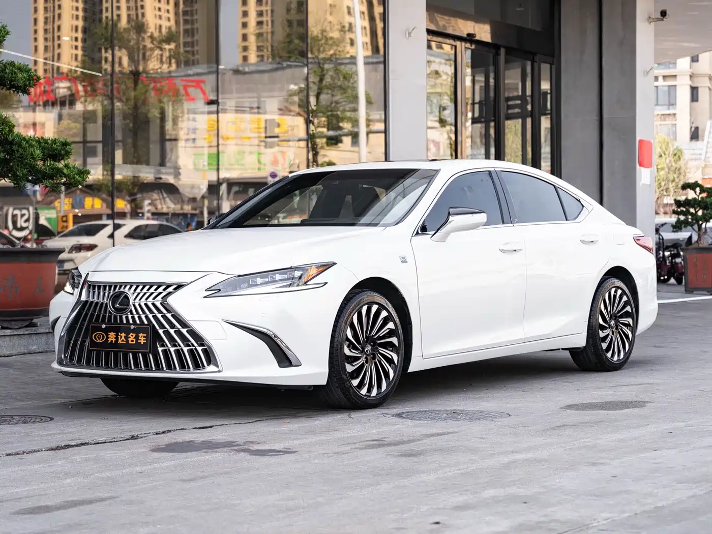 Lexus ES 2024 200 Special Limited Edition