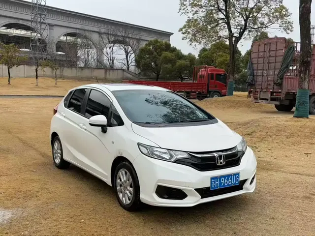 Honda Fit 2018 1.5L CVT Comfort Sunroof Edition