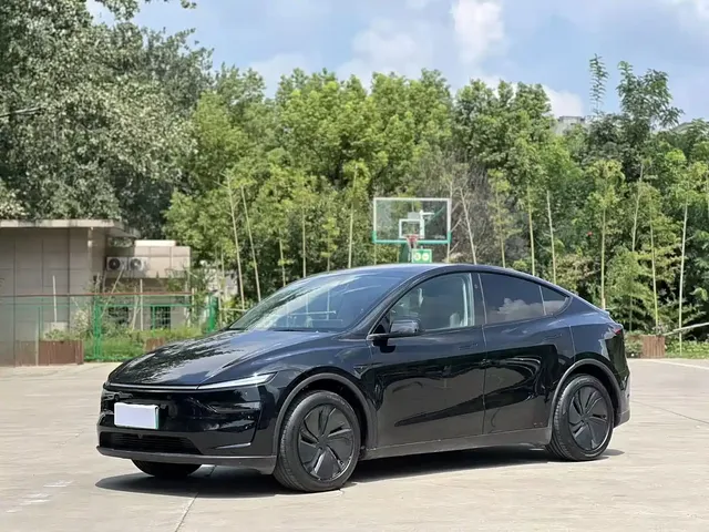 Tesla Model Y 2026 Facelift Long Range Rear-Wheel Drive