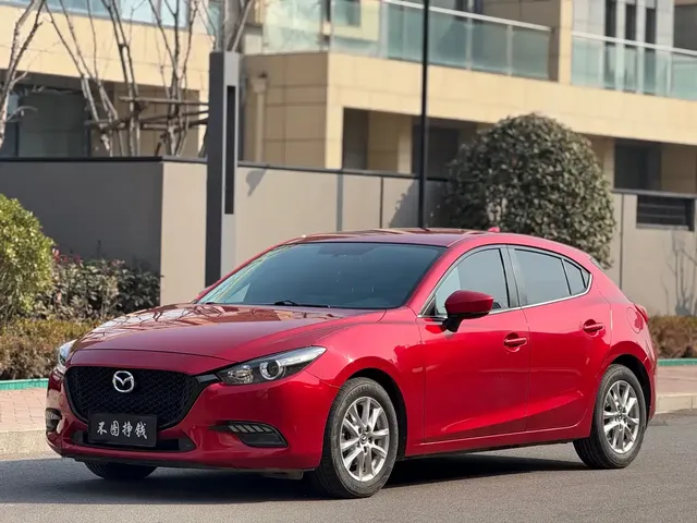 Mazda 3 Axela 2017 Hatchback 1.5L Automatic Comfort China V