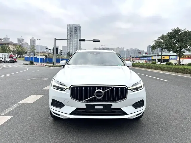 Volvo XC60 2019 T5 4WD Intelligent Distance China VI