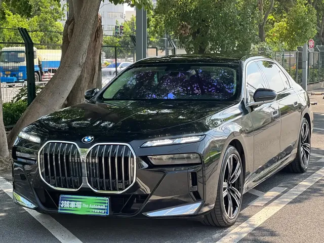 BMW 7 Series 2026 740Li Leading M Sport Package
