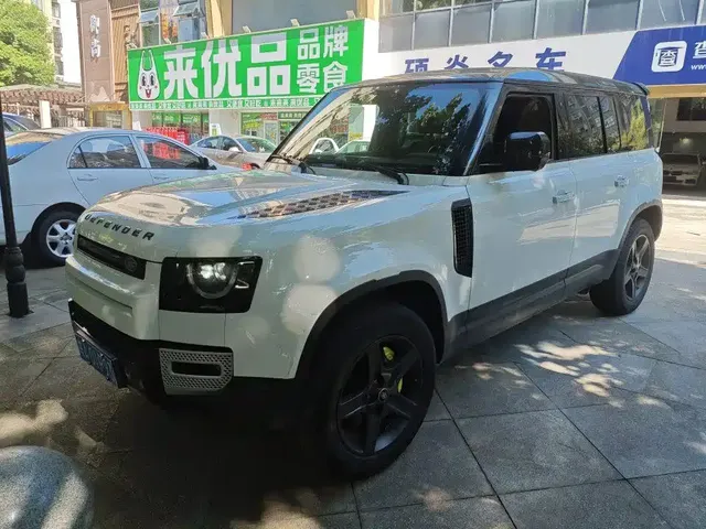 Land Rover Defender 2021 110 P400 SE