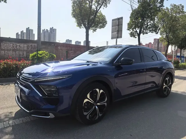 Citroën Versailles C5 X 2022 1.6T Momentum Extraordinary Tiger Year Opening Edition