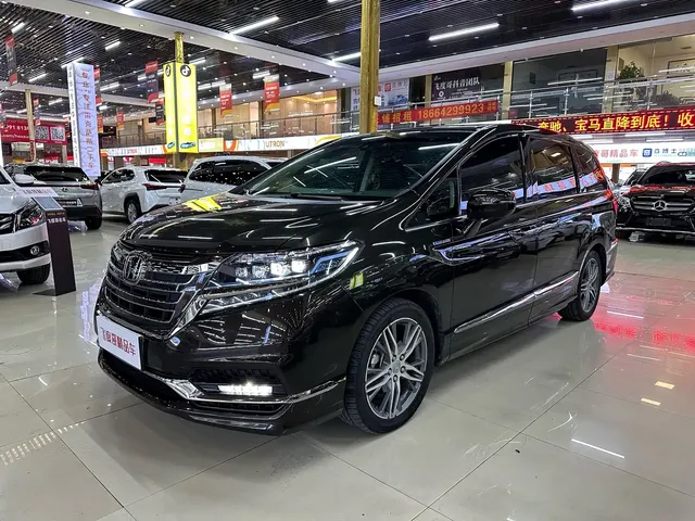 Honda Elysion 2019 2.0L Hybrid Luxury Edition