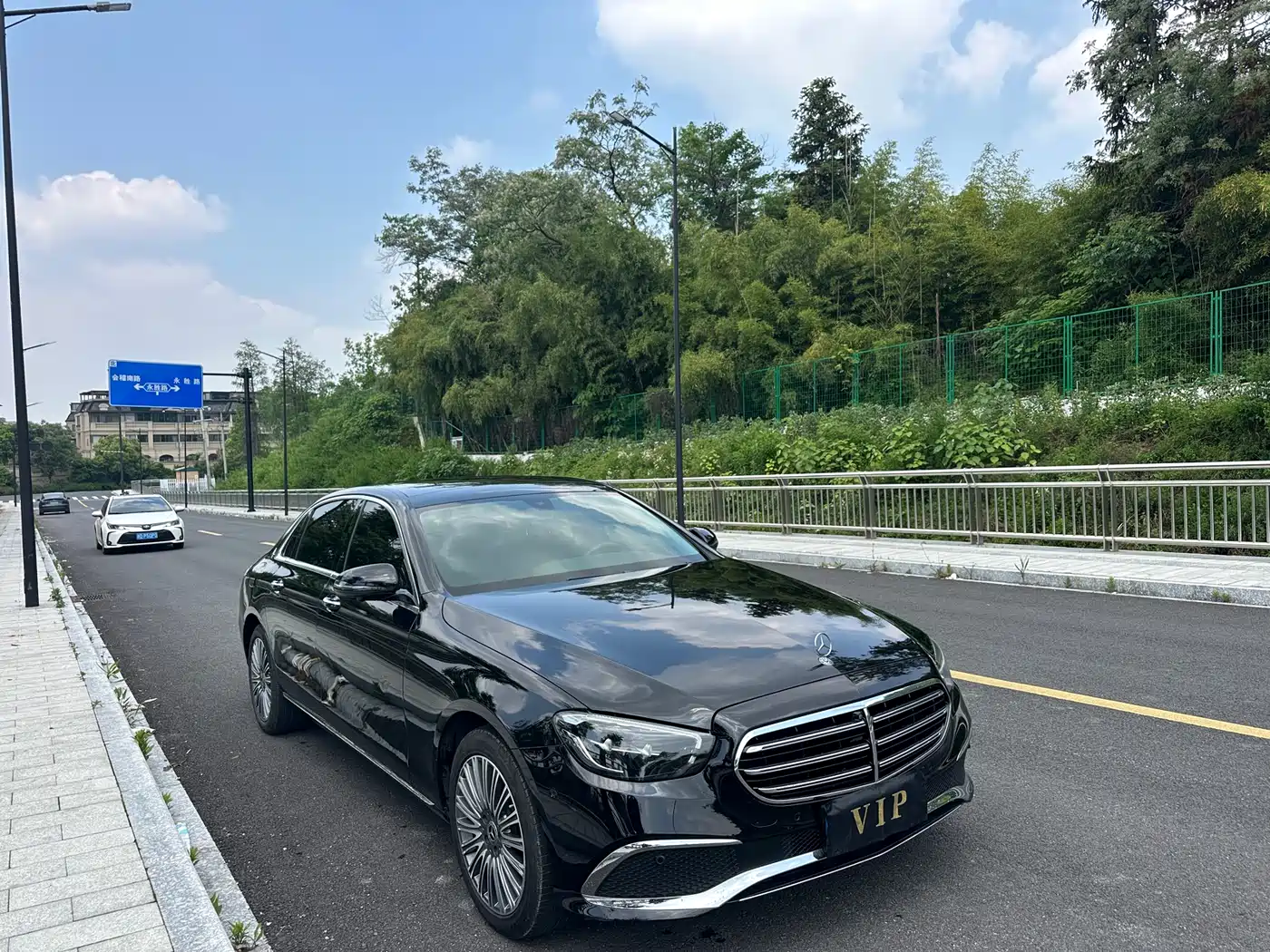 Mercedes-Benz E-Class 2023 E 300 L Luxury
