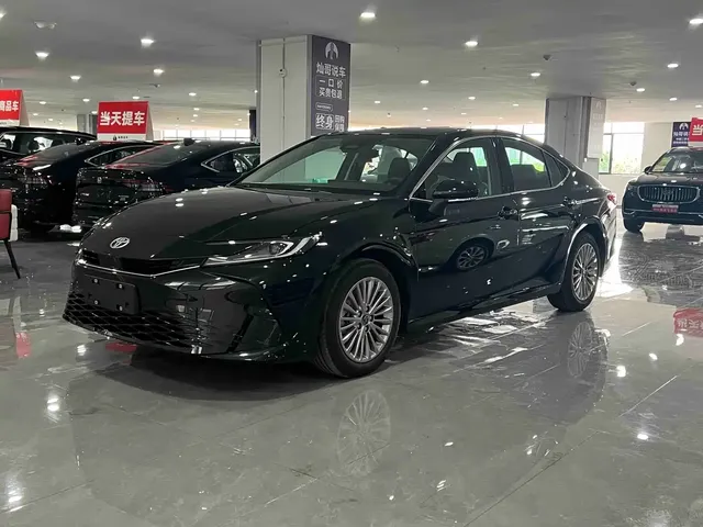 Toyota Camry 2026 Hybrid 2.0HE Elite Edition