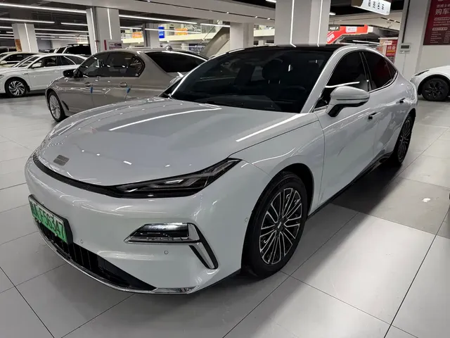 Geely Galaxy Xingyao 8 2025 130km EM-i Premium Edition