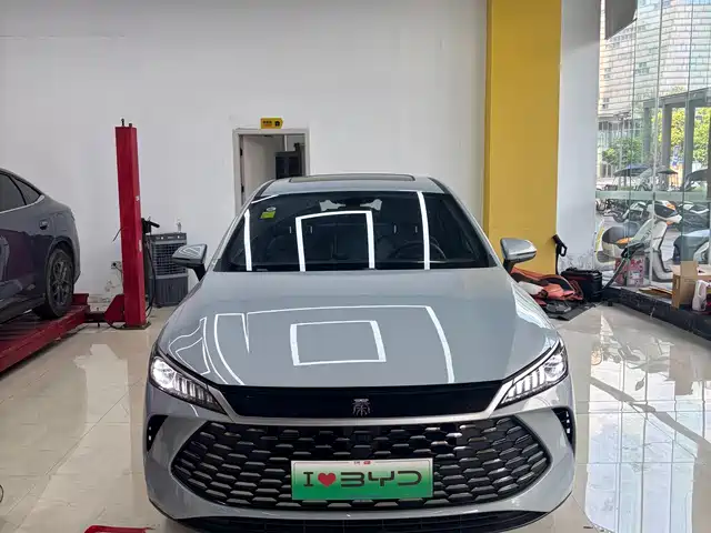 BYD Qin PLUS 2026 DM-i 210KM Surpass Edition