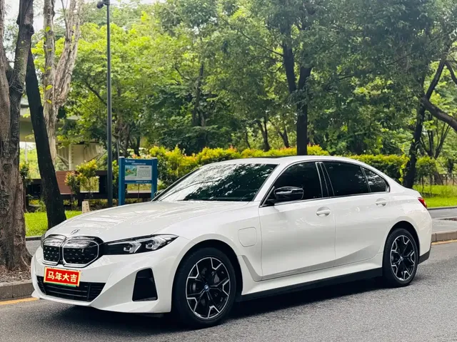 BMW i3 2024 eDrive 40 L Shadow Night Package