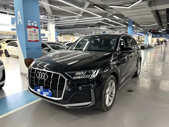 Audi Q7 2023 45 TFSI quattro S line Sport