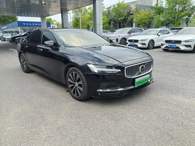 Volvo S90 Plug-in Hybrid 2022 Facelift T8 E-Drive Hybrid R-Design Luxury Edition