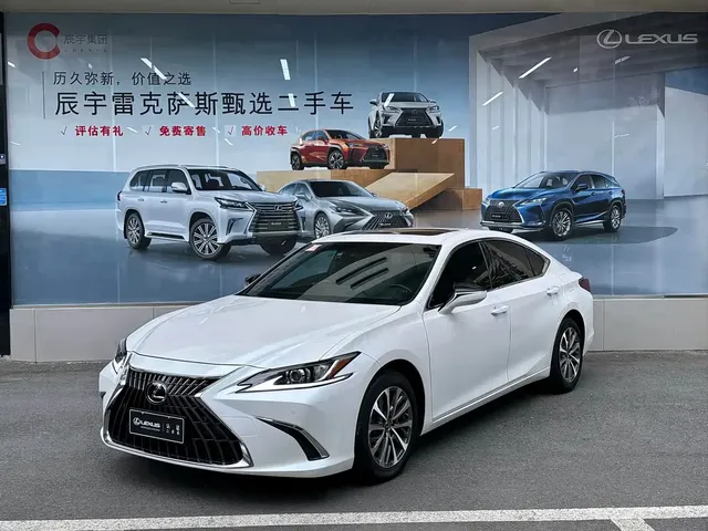 Lexus ES 2022 300h Excellence Edition