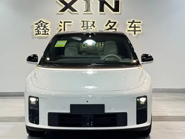 Li Auto i6 2025 2WD Base Model