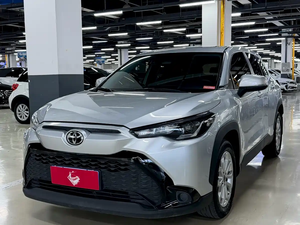 Toyota Frontlander 2023 2.0L CVT Leading Edition