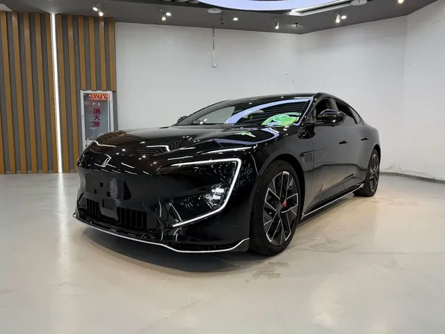 Avatr 12 2023 650 Triple Laser AWD Performance Edition