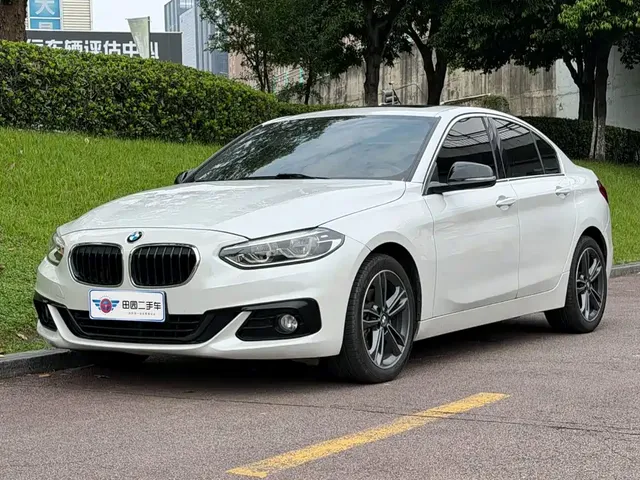 BMW 1 Series 2018 118i Sport Edition