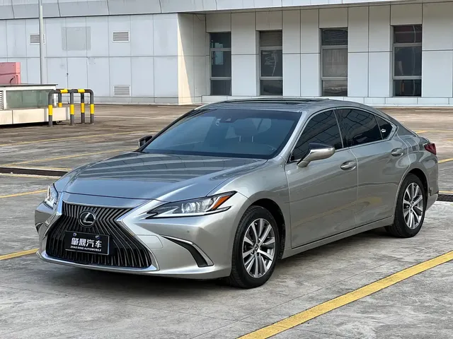 Lexus ES 2018 260 Excellence Edition China V